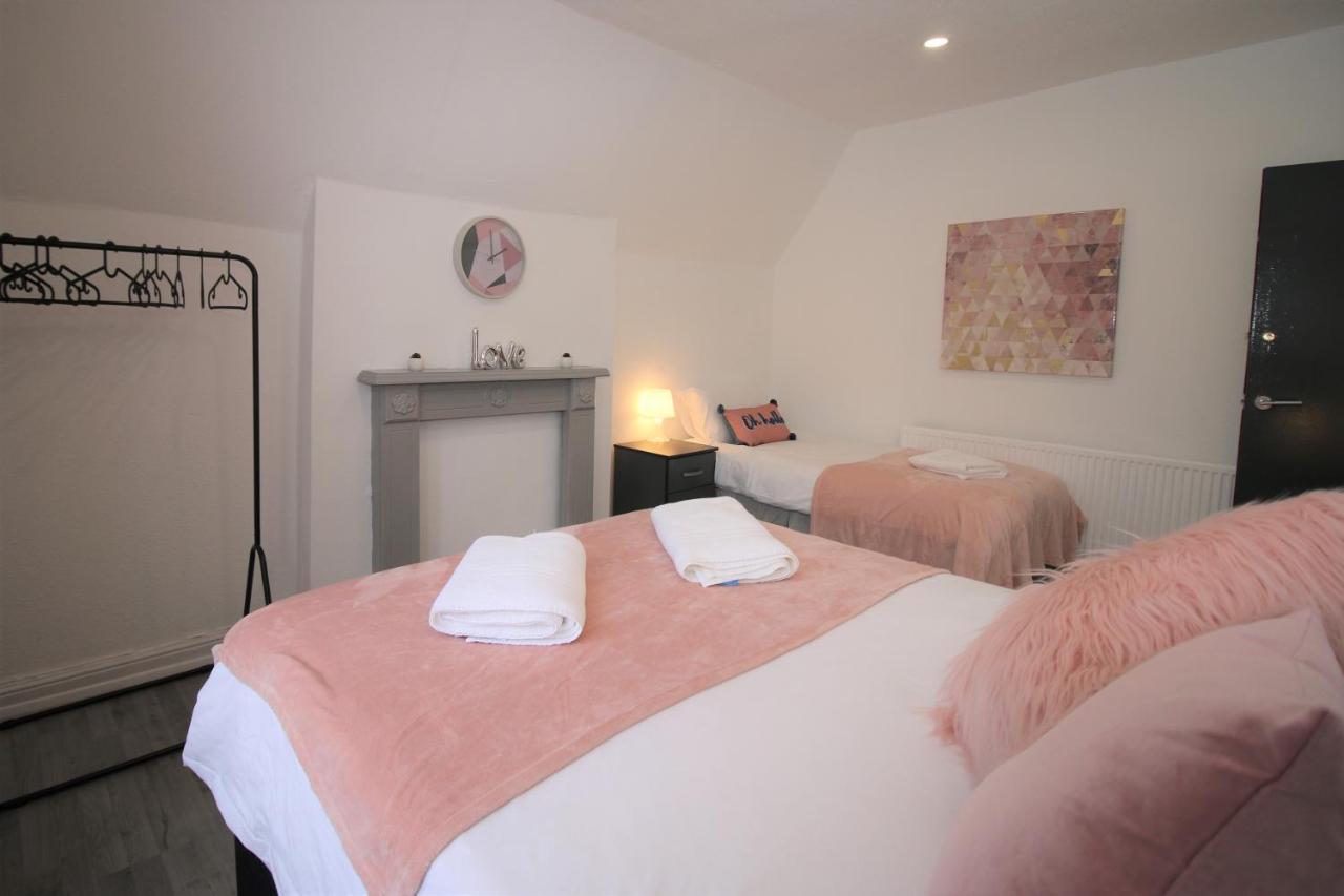 Free Local Parking - Fast Wifi - Sleeps 10 Guests By Property Promise Cardiff Exterior photo