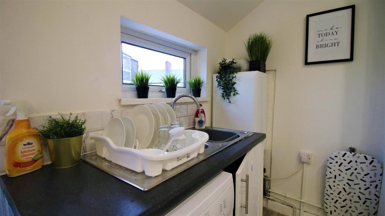 Free Local Parking - Fast Wifi - Sleeps 10 Guests By Property Promise Cardiff Exterior photo